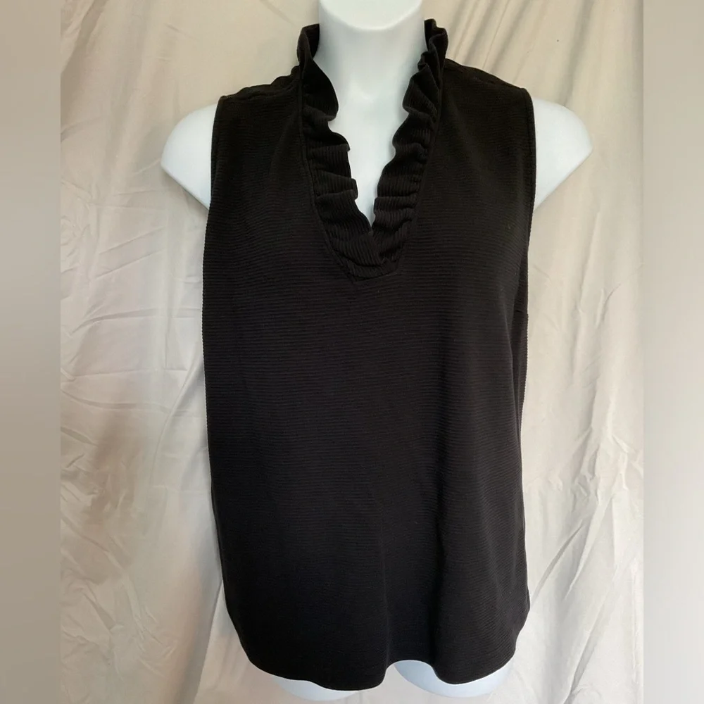 Crown & Ivy Ruffled Collar Top. Black. Size 4x. Sleeveless - Picture 1 of 3